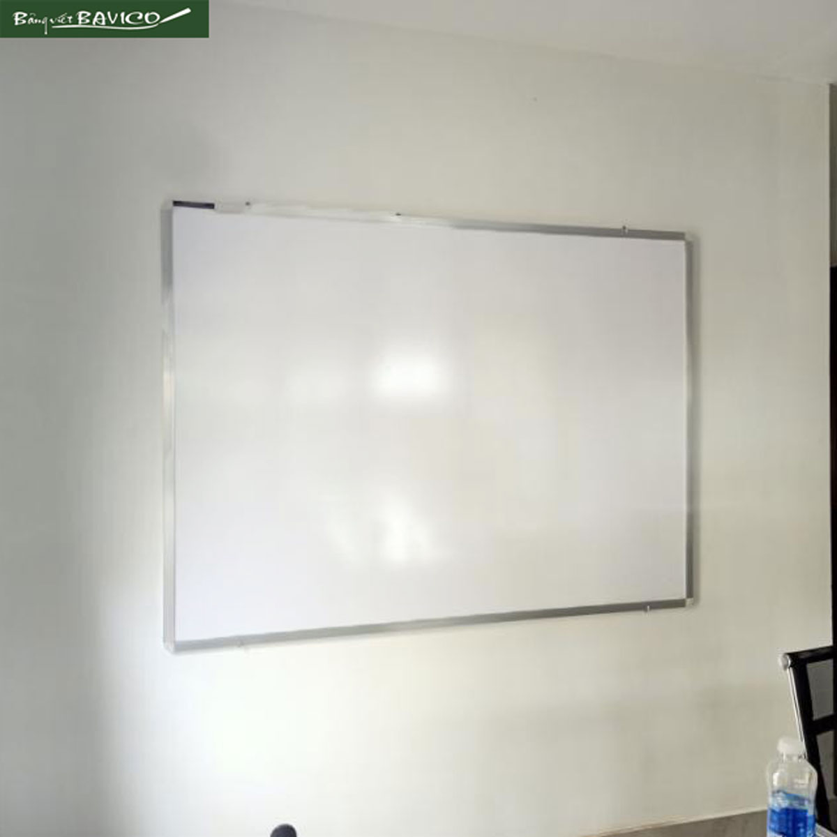 Bảng viết bút lông trắng trơn